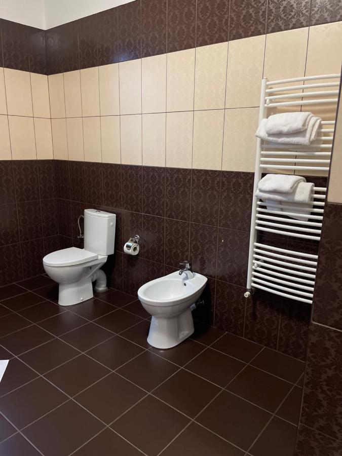 Hotel New Continent Bushtyno Zewnętrze zdjęcie