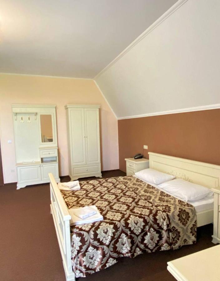 Hotel New Continent Bushtyno Zewnętrze zdjęcie