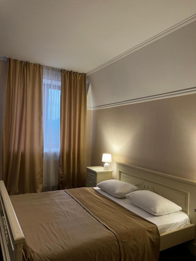 Hotel New Continent Bushtyno Zewnętrze zdjęcie