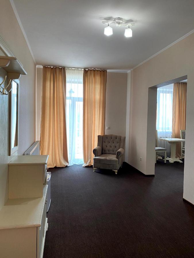 Hotel New Continent Bushtyno Zewnętrze zdjęcie