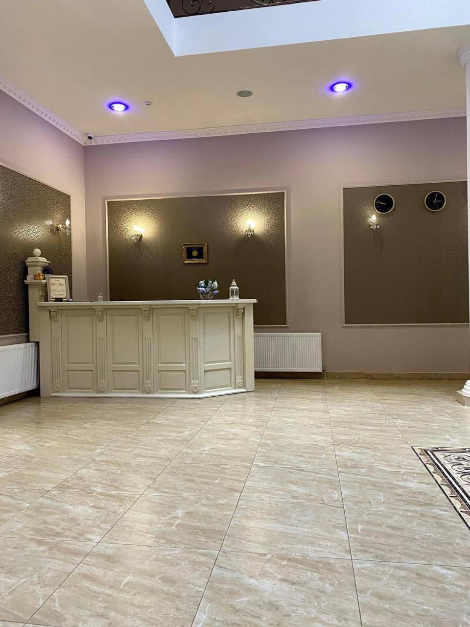 Hotel New Continent Bushtyno Zewnętrze zdjęcie