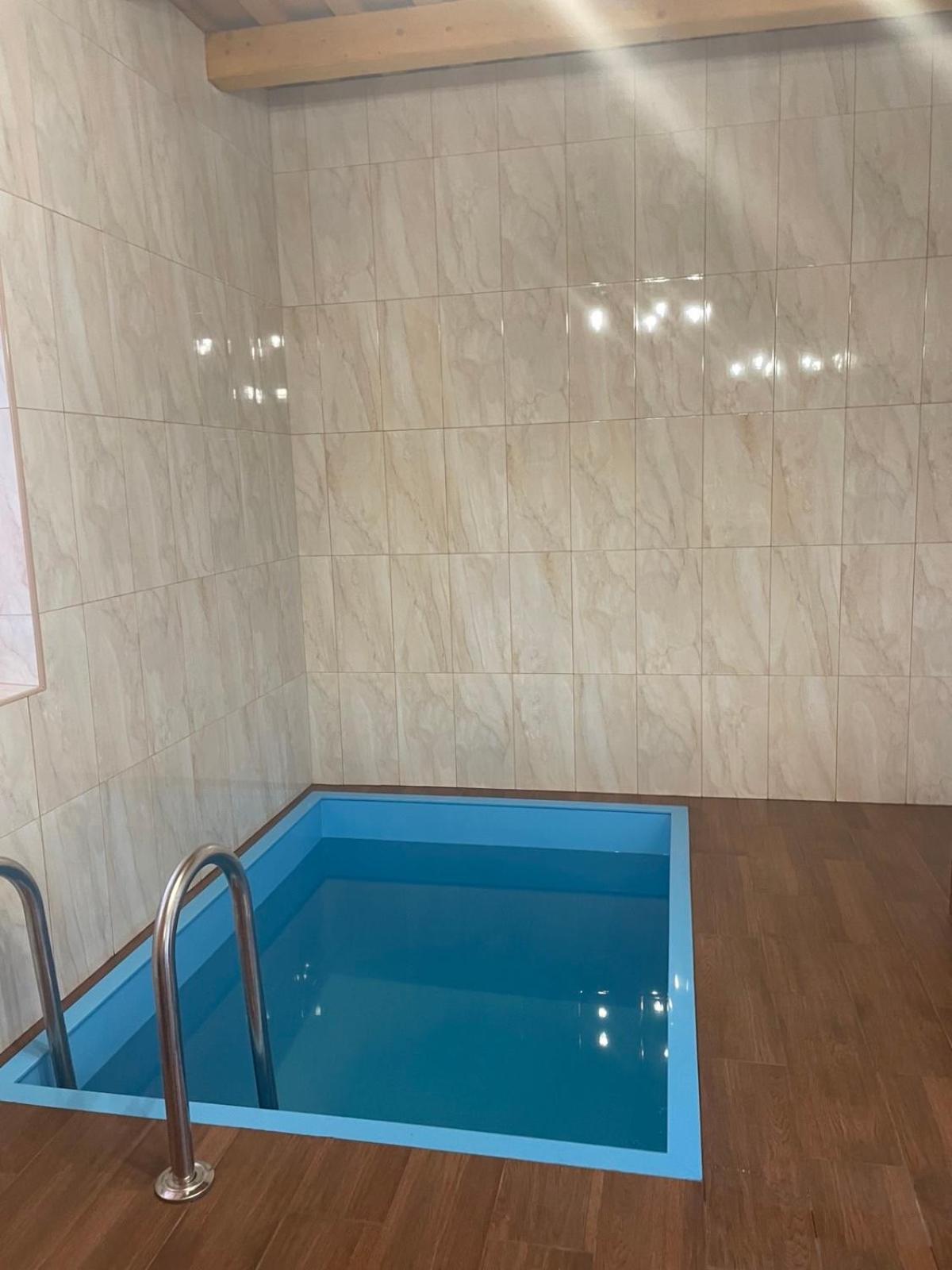 Hotel New Continent Bushtyno Zewnętrze zdjęcie