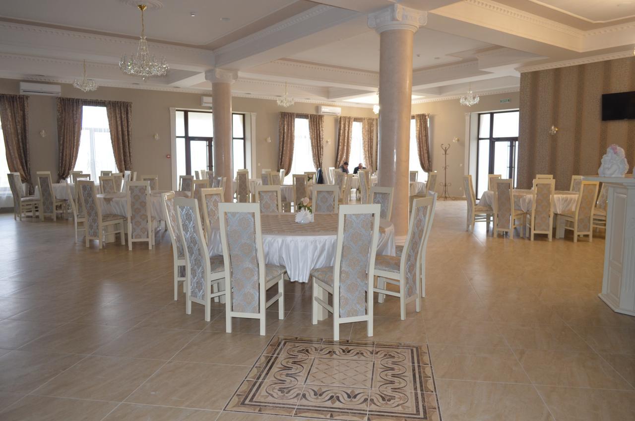 Hotel New Continent Bushtyno Zewnętrze zdjęcie