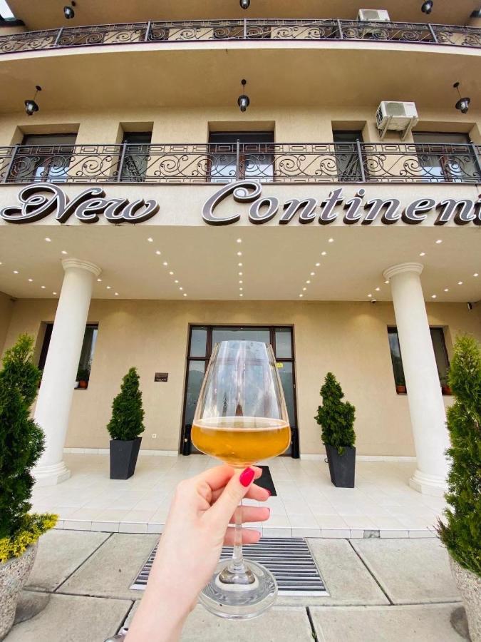Hotel New Continent Bushtyno Zewnętrze zdjęcie