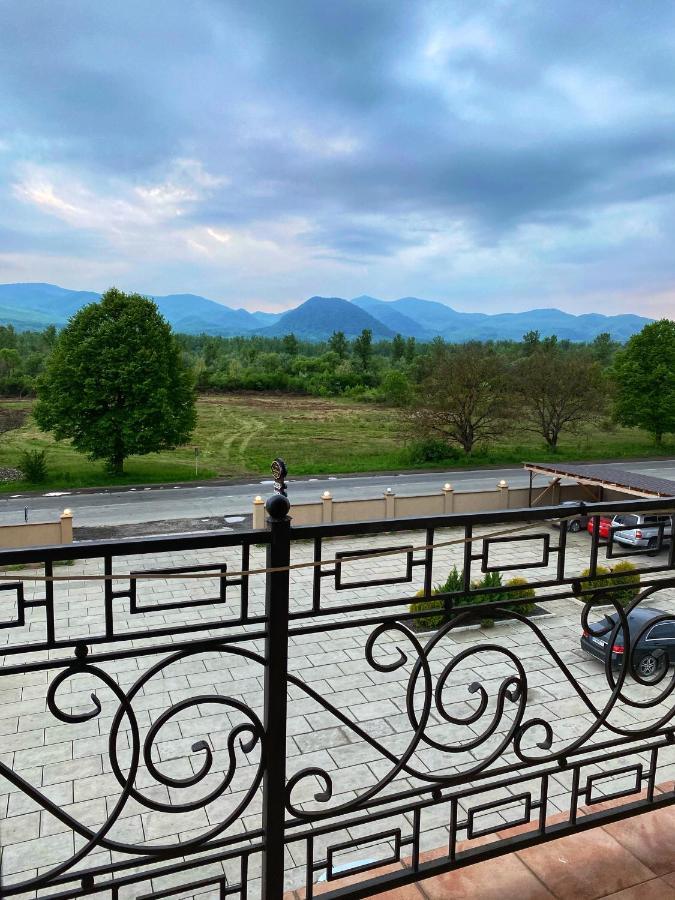 Hotel New Continent Bushtyno Zewnętrze zdjęcie